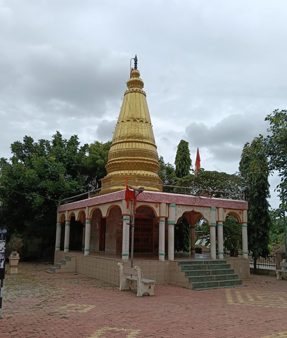 "वाखरी-भिलवाड गावातील हनुमान मंदिर – गावाचे महत्वाचे धार्मिक ठिकाण"