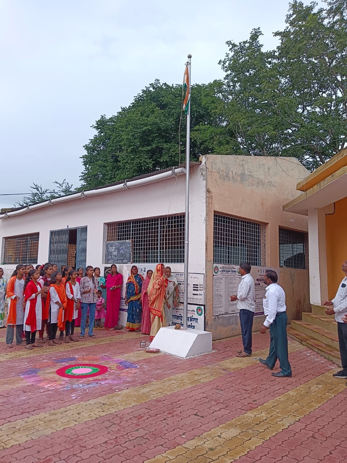 ग्रामपंचायत कार्यालयात स्वातंत्र्य दिनाचे भव्य आयोजन